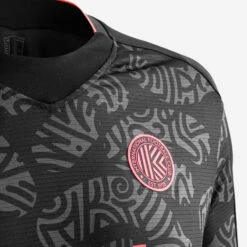 Kipsta MAILLOT DE FOOTBALL VIRALTO II MANCHES COURTES NOIR, GRIS & ROSE 11 Kipsta MAILLOT DE FOOTBALL VIRALTO II MANCHES COURTES NOIR, GRIS & ROSE -Sports - Équipement de football maillot de football viralto ii manches courtes noir gris and rose 4