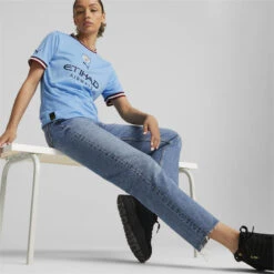 Maillot Manchester City F.C. Home 22/23 Replica Femme PUMA -Sports - Équipement de football maillot manchester city fc home 2223 replica femme puma 3