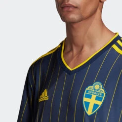 ADIDAS Maillot Suède Extérieur Euro 2020 -Sports - Équipement de football maillot suede exterieur euro 2020 2
